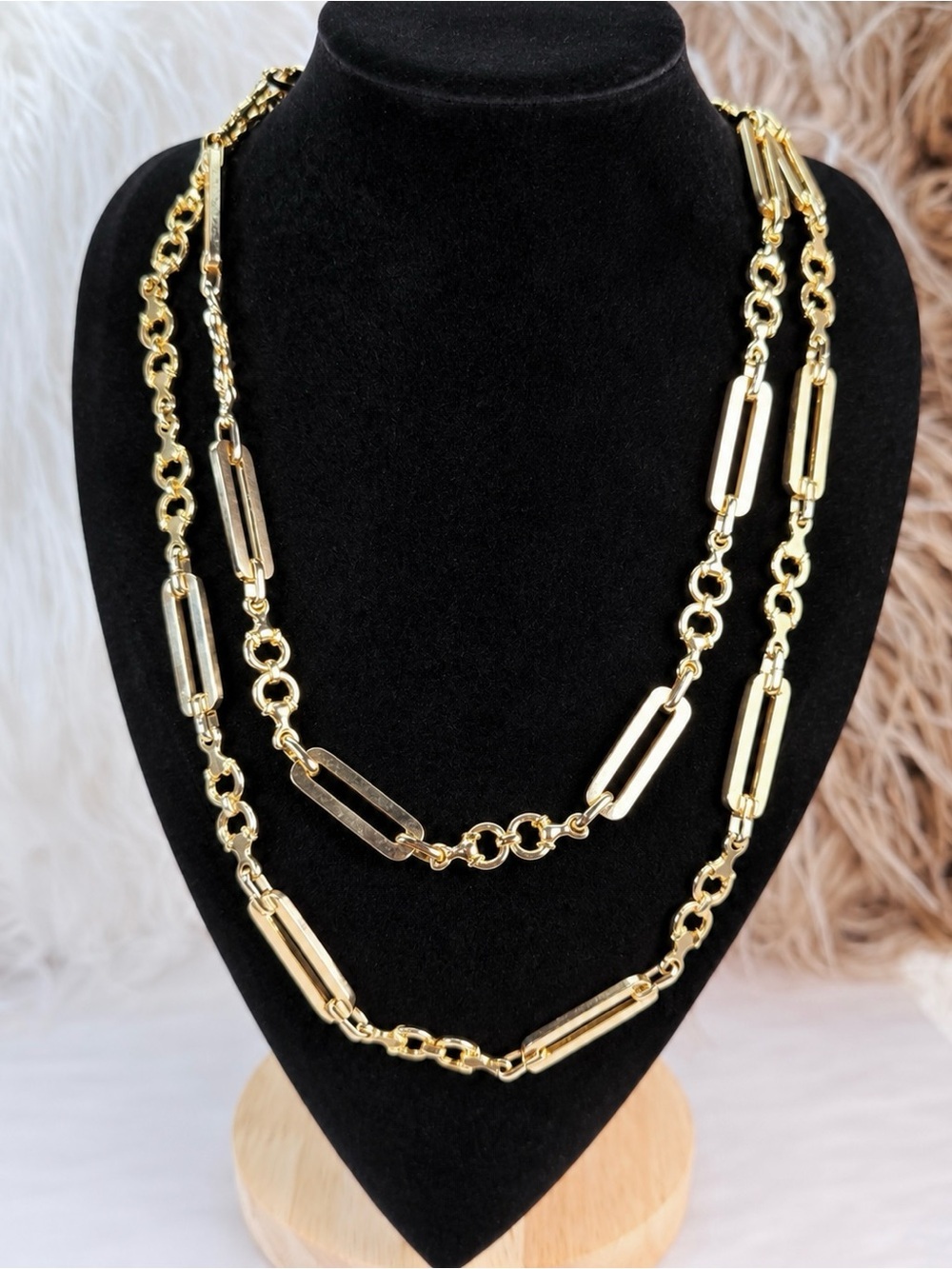 Elegant Long weighted Goldtone Chain Necklace